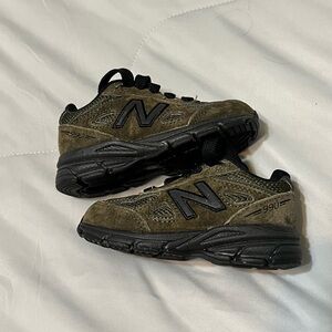 New balance 990 military green toddler size 5 sneaker